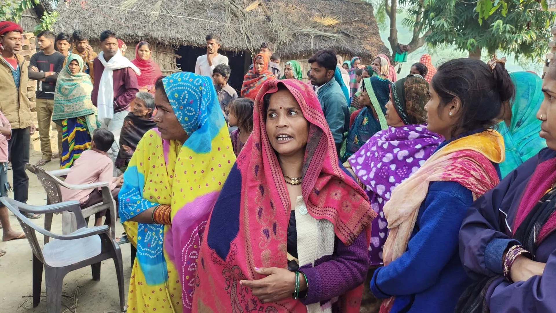 लखीमपुर खीरी : पांच घंटे बाद पुलिस के समझाने पर माने परिजन, शव दफनाया