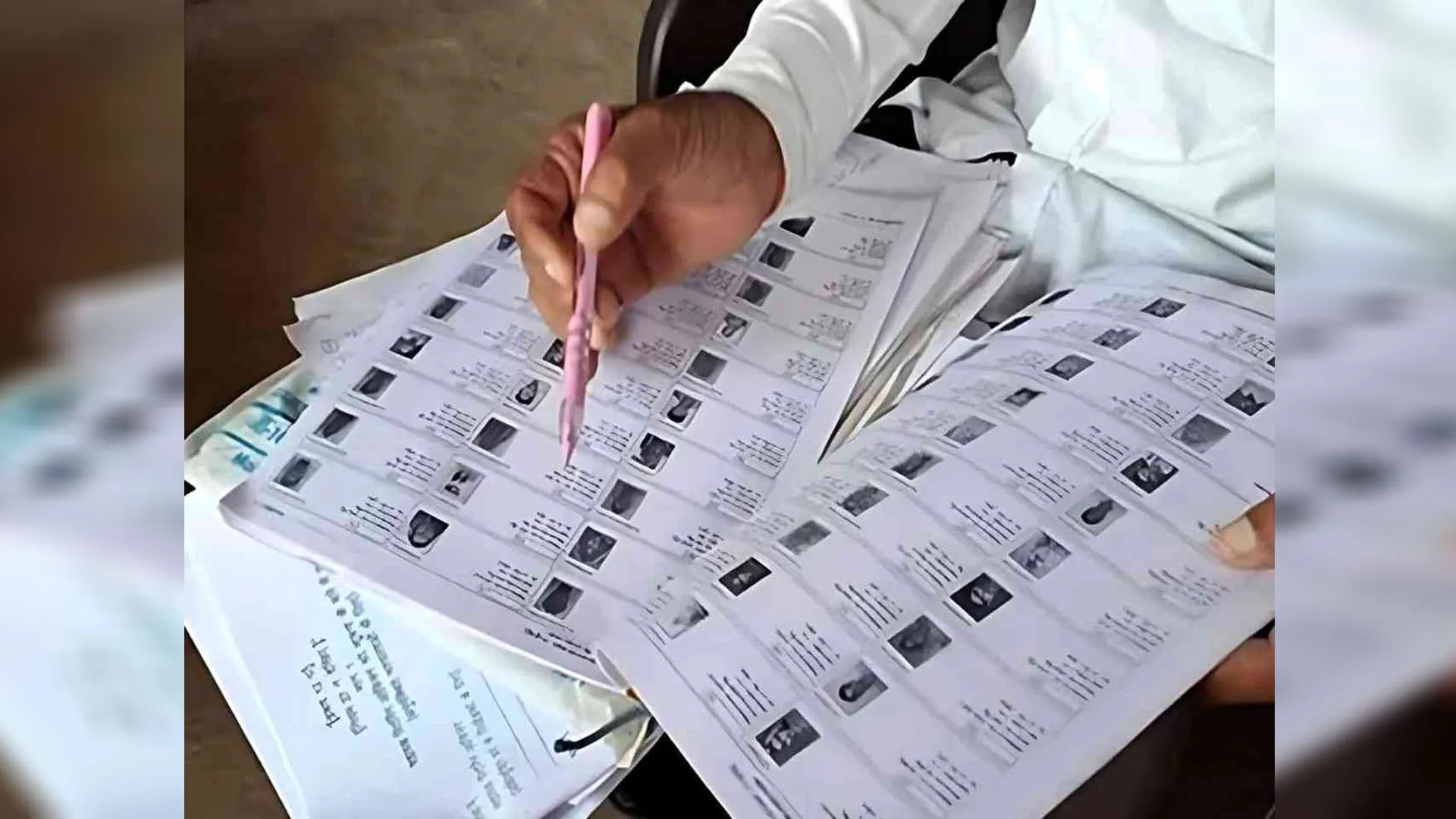 एसआईआर : लापरवाह कनिष्ठ सहायक की सेवा समाप्त होगी...डीएम ने अधीक्षण अभियंता को दिए निर्देश