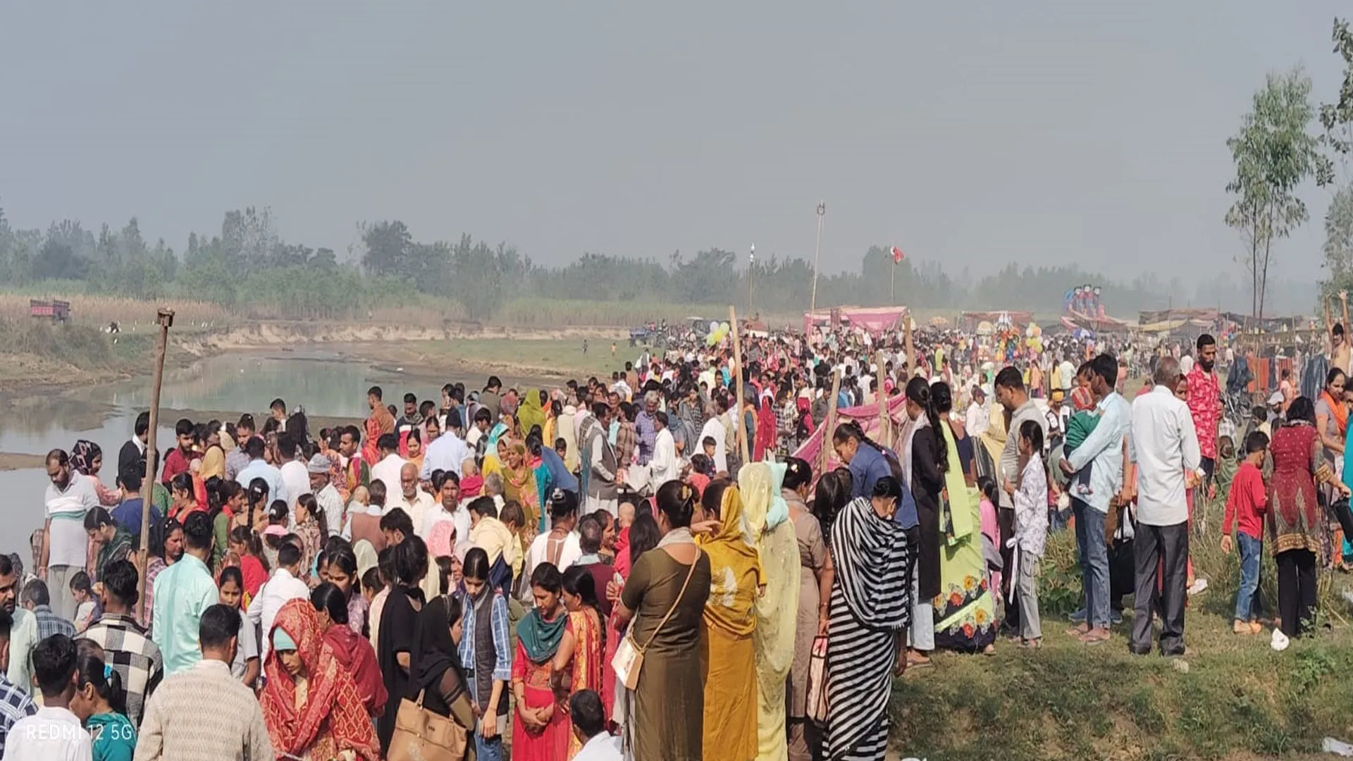 कार्तिक पूर्णिमा : हर-हर गंगे के जयकारों के साथ किया स्नान...दर्जनों गांवों के श्रद्धालु पहुंचे रामगंगा 