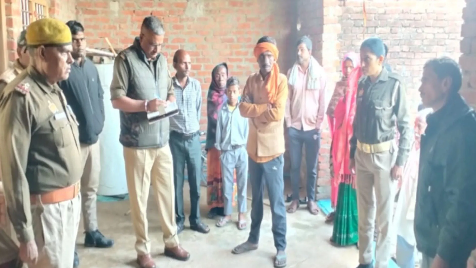 पीलीभीत:  भाई से हुई कहासुनी के बाद युवती ने फंदे से लटक कर दी जान, परिवार में कोहराम 