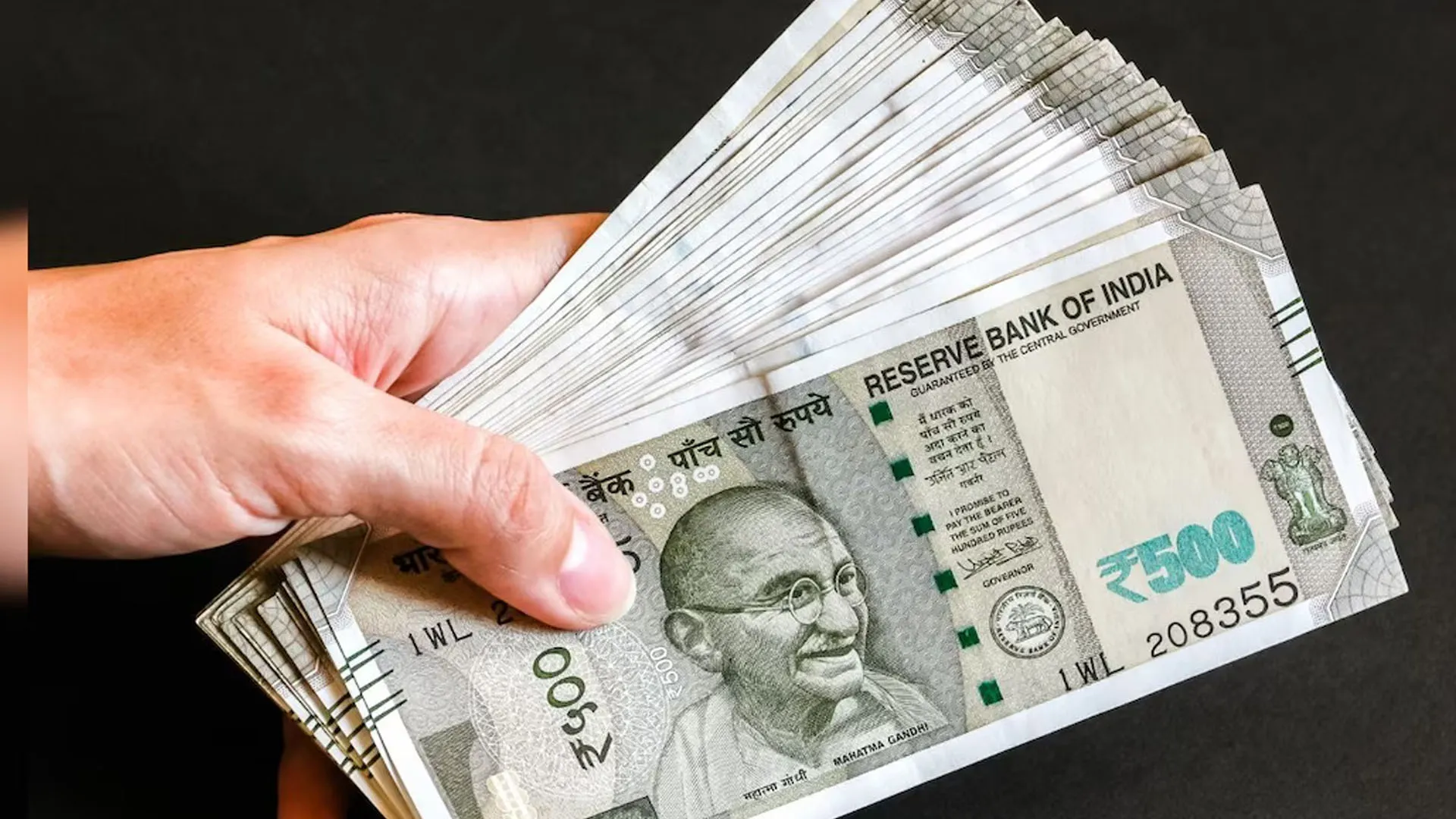 Rampur: नौकरी लगवाने के नाम पर पिता-पुत्र ने 3.50 लाख ठगे...तहरीर पर FIR दर्ज