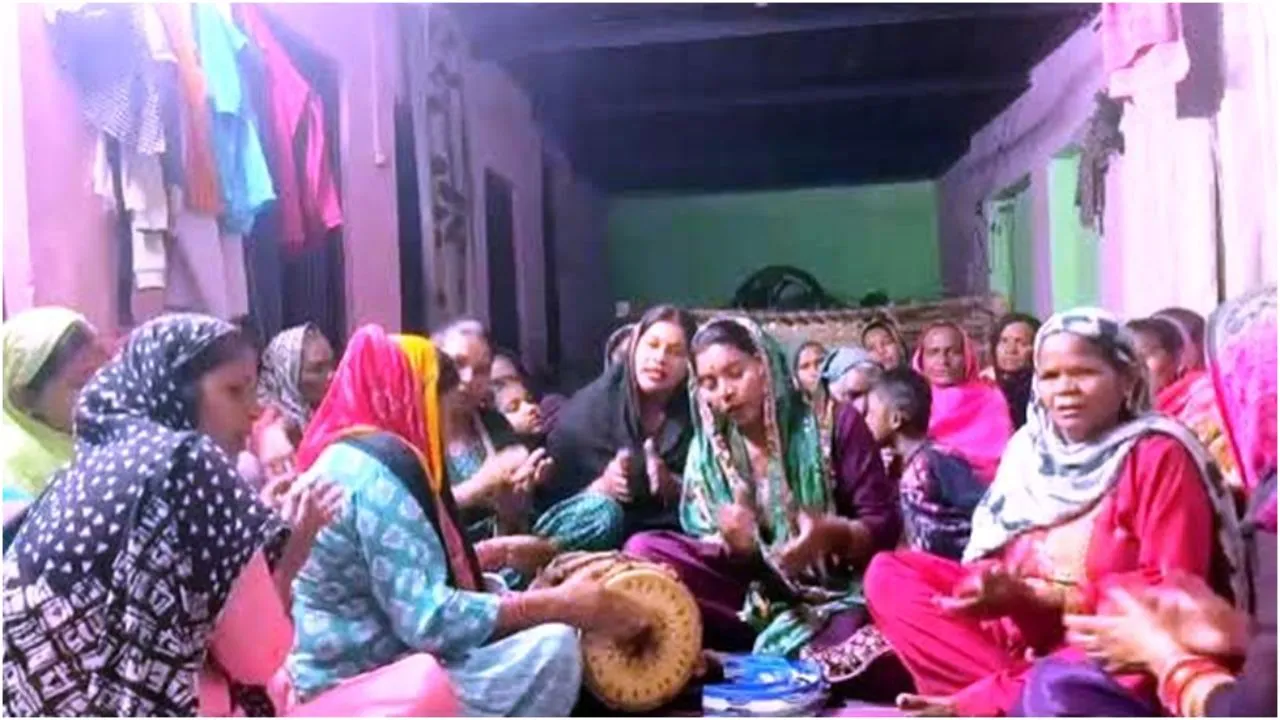 हमारी गुलाबी चुनरिया, हमें लागी नजरिया...