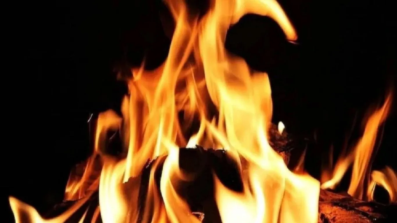 दम घुटने से बुजुर्ग महिला की मौत:   बिजनौर में शार्ट सर्किट से मकान में लगी आग, घटना के समय घर में अकेली वृद्धा