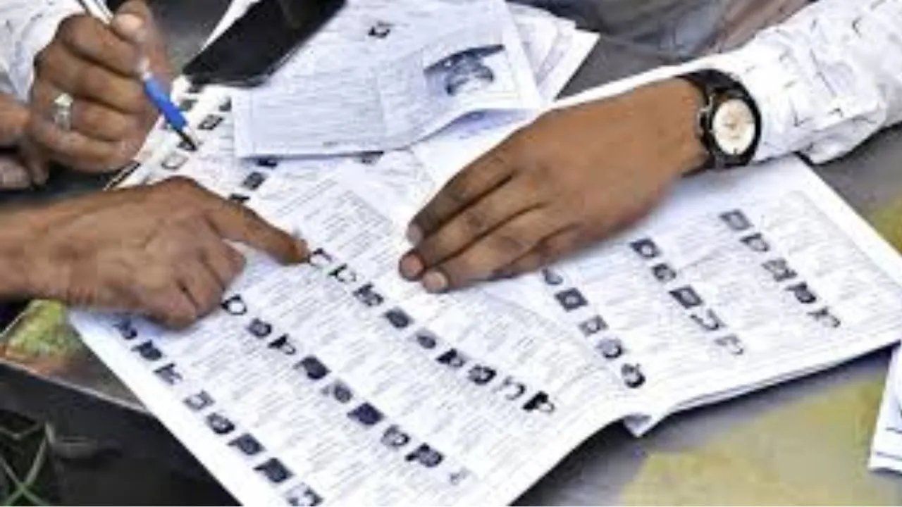 बाराबंकी : मतदाता सूची में नाम गायब देख भड़के ग्रामीण, लगाया यह आरोप