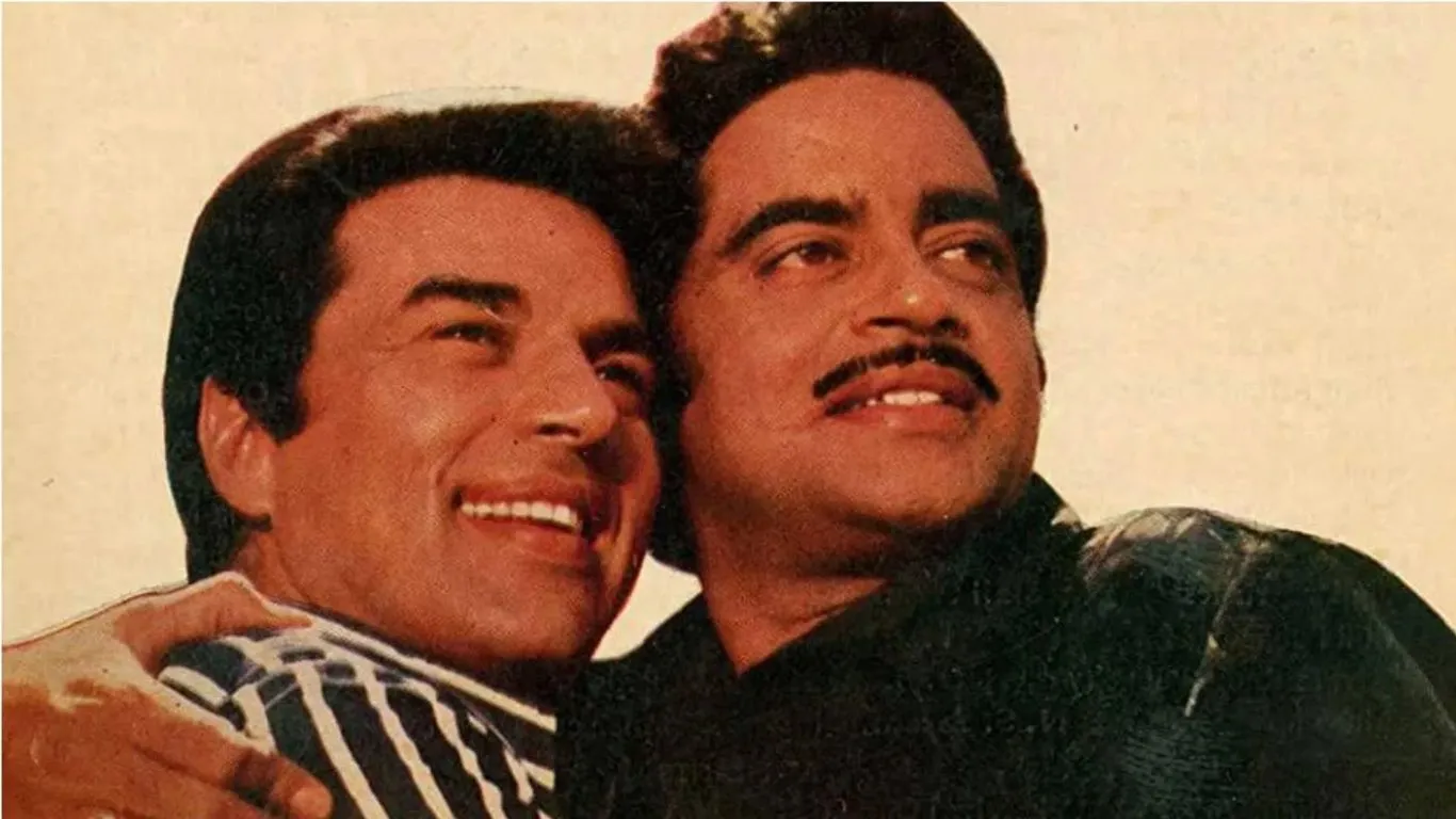  धर्मेंद्र को यादकर भावुक हुए शत्रुघ्न सिन्हा,   परिवार से मिलकर बोले- उनके बच्चो से मिलना इमोशनल कर देने वाला पल 