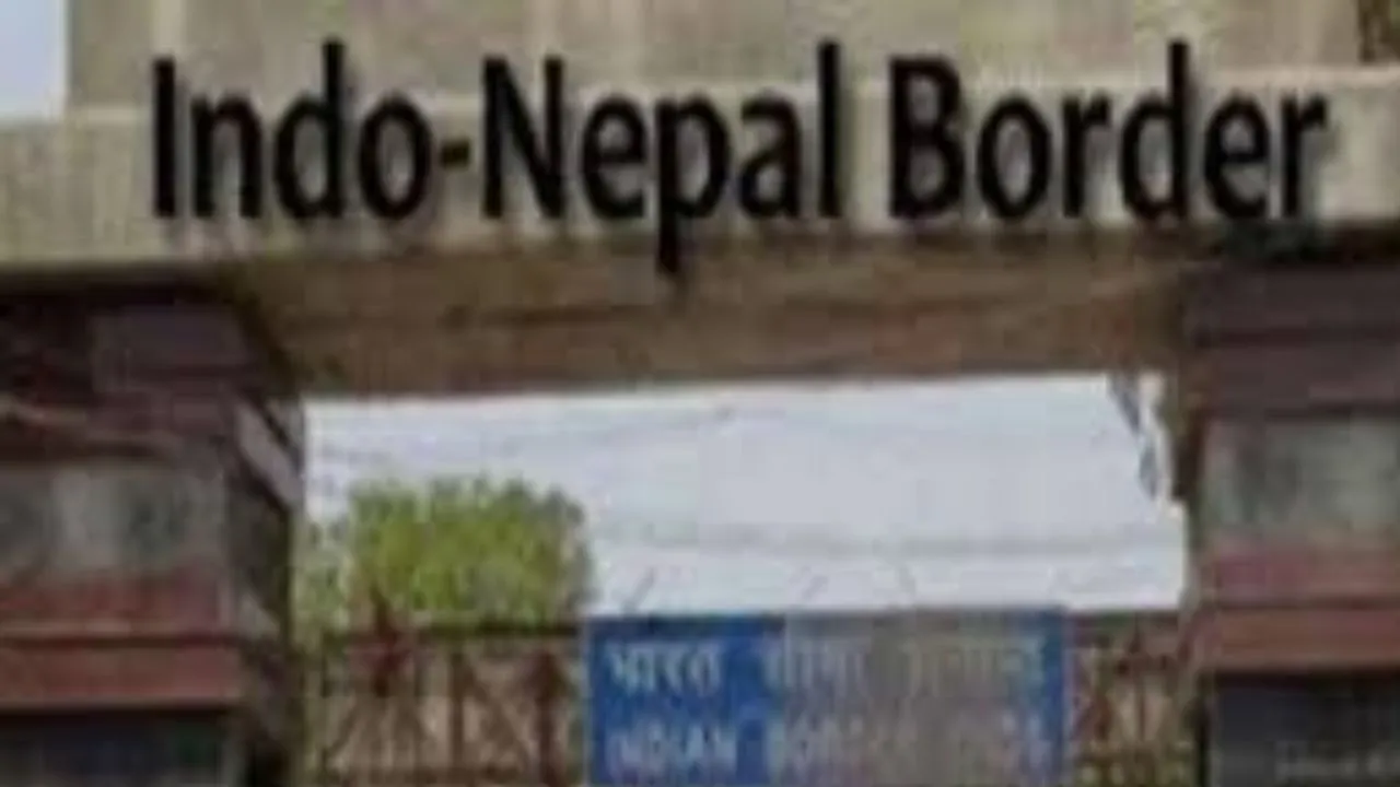   राम मंदिर ध्वजारोहण को लेकर कड़ी सुरक्षा:  यूपी के बॉर्डर इलाकों में सुरक्षा एजेंसियां अलर्ट, दिल्ली कार ब्लास्ट के बाद सतर्कता बढ़ी 