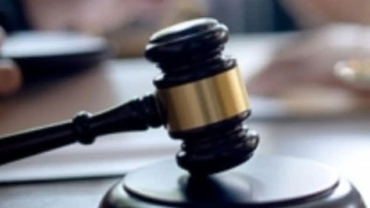 नोएडा में साल 1993 का मनी ऑर्डर धोखाधड़ी: 32 साल पुराने मामले में सेवानिवृत्त उपडाकपाल को 3 साल की कैद 