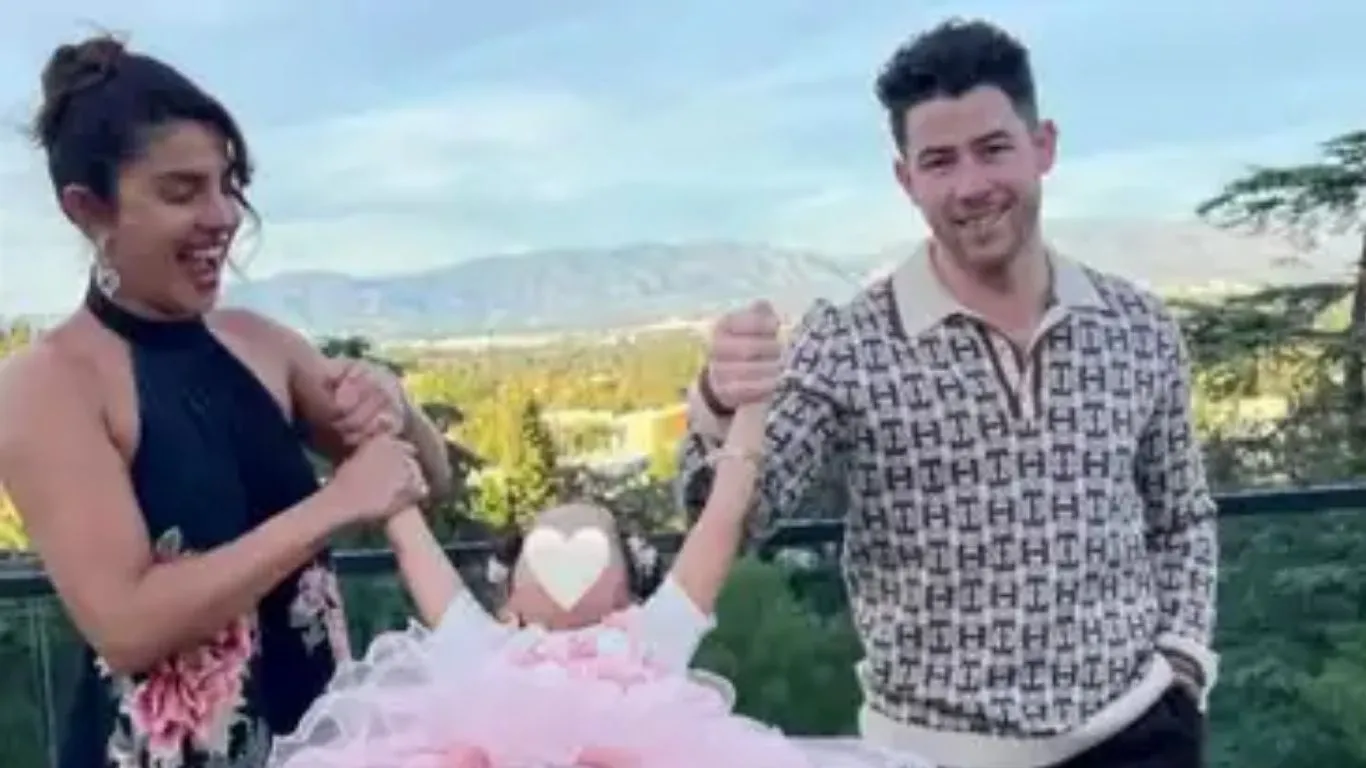  PCJ ने परिवार संग सेलब्रटे किया 'Thanksgiving',  शेयर की बेटी मालती मैरी की मस्ती भरी फोटोज  