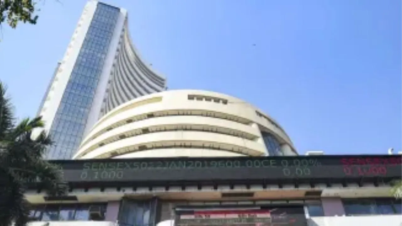   Stock Market Closed:   पूंजी प्रवाह से घरेलू शेयर बाजार में तेजी..अमेरिका में नीतिगत दर घटने की उम्मीद से 1,022 अंक चढ़ा सेंसेक्स  