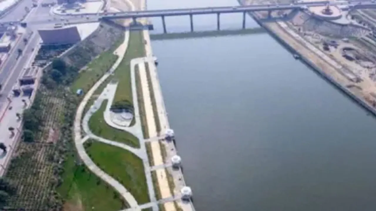  मुस्कुराइए आप लखनऊ में हैं... थीम पर स्माइलिंग ब्रिज का निर्माण,  54 करोड़ लागत से रिवर फ्रंट के दोनों किनारों को जोड़ेगा पेडेस्ट्रियन ब्रिज 