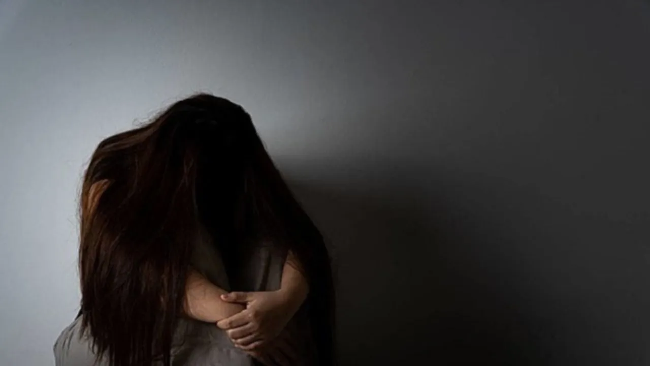 भदोही में नव विवाहिता से अश्लील हरकत:  9 लोगों के खिलाफ मामला दर्ज, स्नानगृह के सामने CCTV लगाने का किया था विरोध 