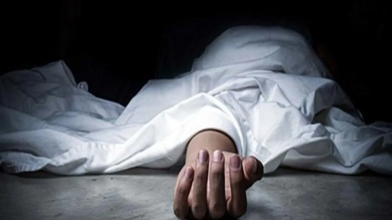   ग्रेटर नोएडा की हाईराइजिंग बिल्डिंग से युवती ने लगाईं छलांग:  जांच में जुटी पुलिस, सोसाइट की वजह साफ नहीं  