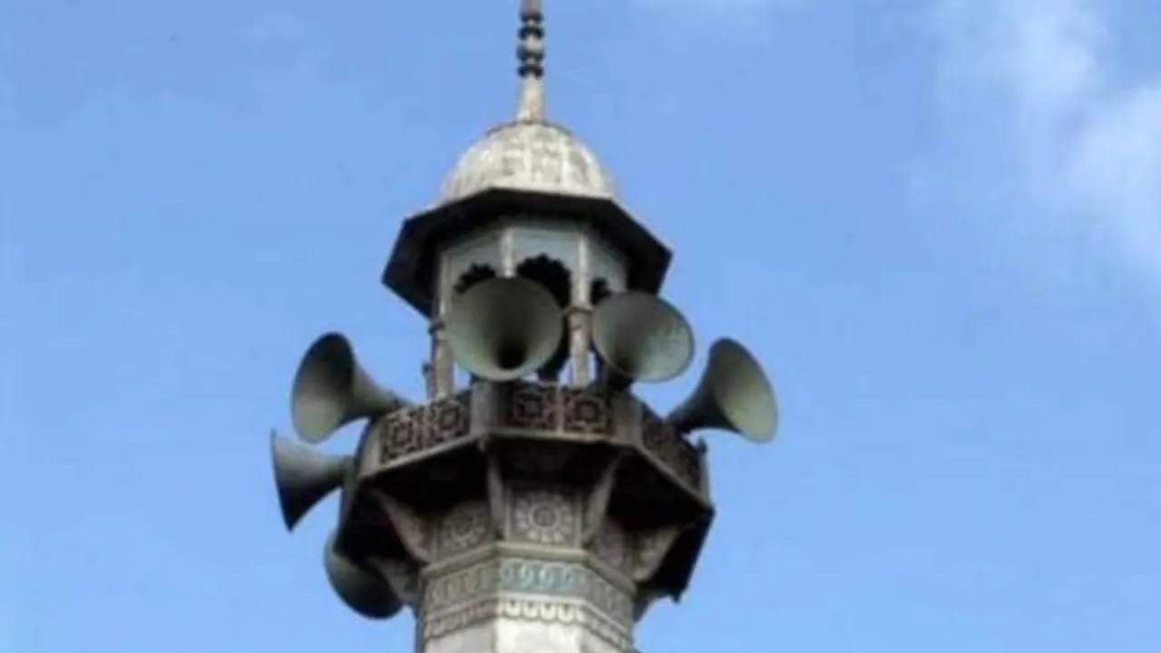  तेज आवाज में लाउडस्पीकर के इस्तेमाल पर कार्रवाई:बलिया में 17 मुकदमें दर्ज, निर्देशों का पालन करने की हिदायत 