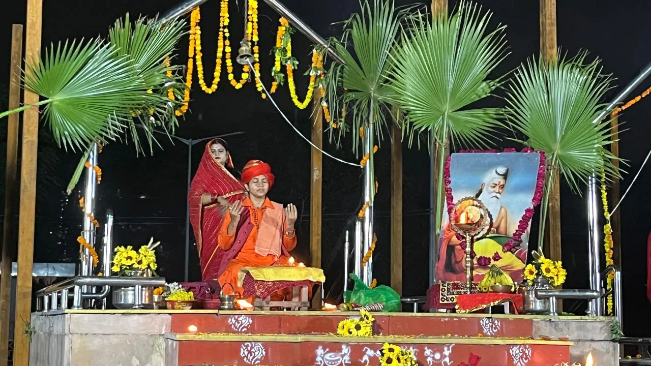  Dev Deepawali :  कार्तिक पूर्णिमा पर गोमती की महाआरती कल...11 वेदियों से होगी पूजा अर्चना, घाटों पर स्वदेशी दीपदान