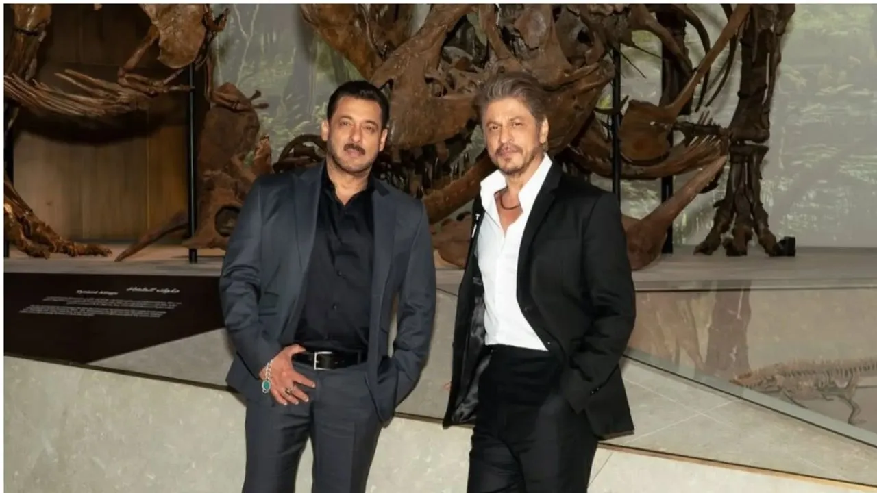   'Karan-Arjun reunion'... अबु धाबी में सलमान और शाहरुख, डायनासोर फ़ॉसिल्स देखते नज़र आए एक्टर्स 