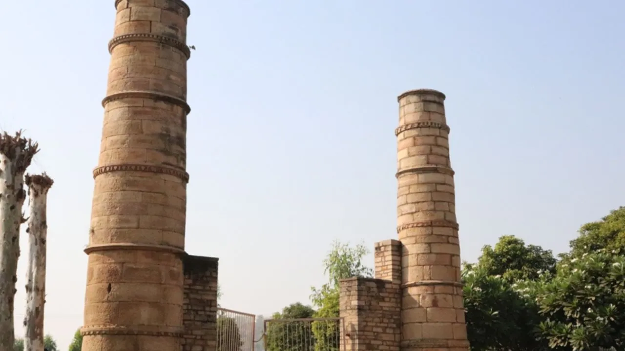 चन्द्राकार पर्वतों की नगरी चंदेरी