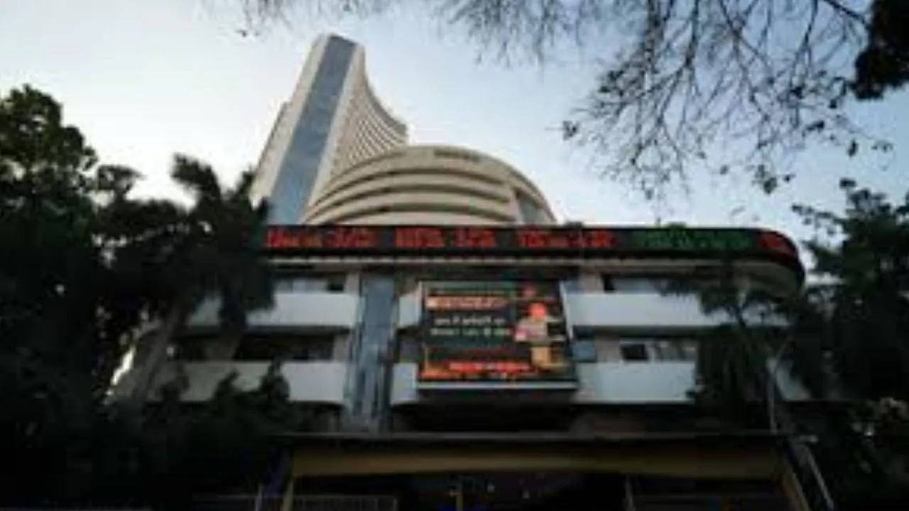  Stock Market Today: : मजबूती के साथ खुले शेयर बाजार, सेंसेक्स-निफ्टी में बढ़त... हरे निशान पर रहे इन कंपनियों के स्टॉक 