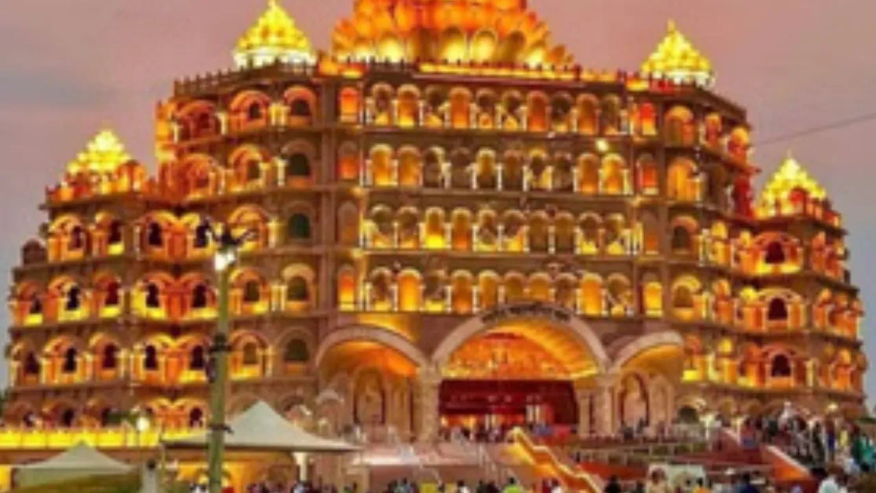   काशी में महायज्ञ...  देश-विदेश से पहुंचने लगे श्रद्धालु, स्वर्वेद महामंदिर में होगा भव्य आयोजन 