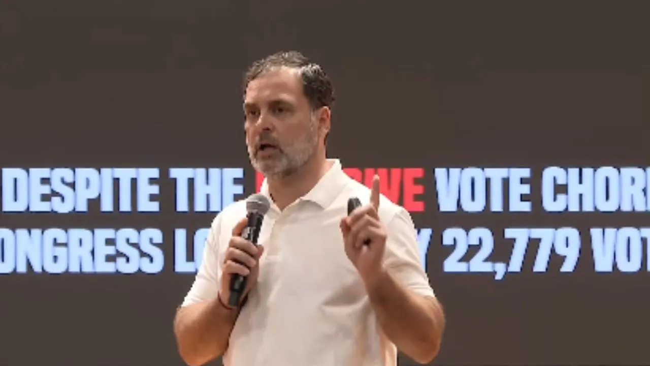 हरियाणा में 25 लाख वोट हुए चोरी... राहुल गांधी का बड़ा आरोप : हार में बदली गयी कांग्रेस की जीत 