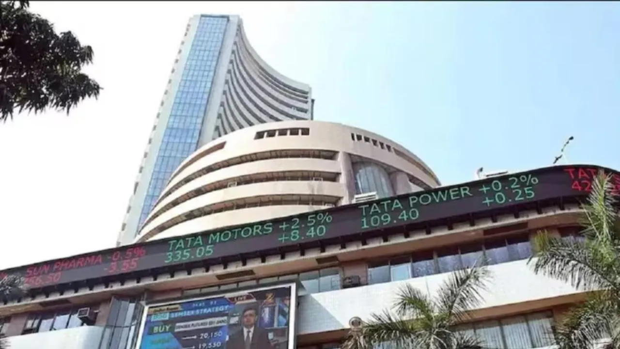 Stock Market Today: गिरावट के साथ खुले बाजार...  इन अंको पर लुढ़के सेंसेक्स, निफ्टी, आईटी और ऑटो सेक्टर में भारी बिकवाली 
