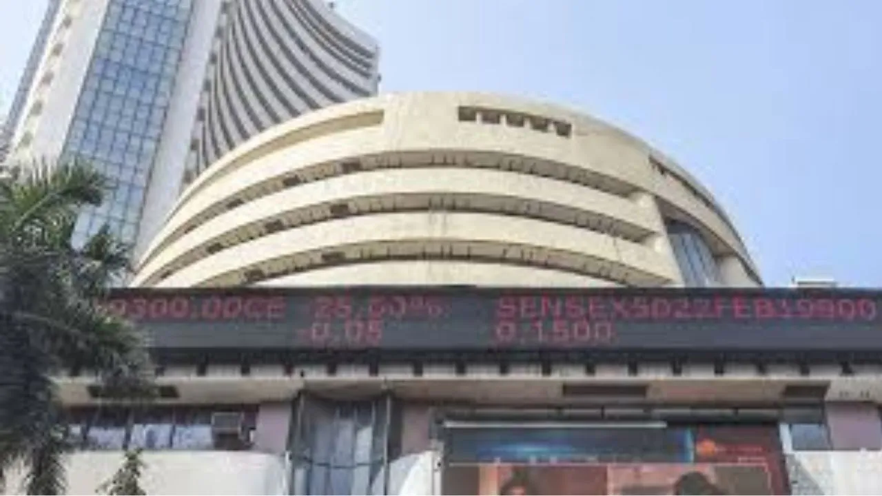  Stock Market Today:  घरेलू शेयर बाजारों में गिरावट... वैश्विक स्तर पर बिकवाली के बीच सेंसेक्स और निफ्टी को हुआ नुकसान 