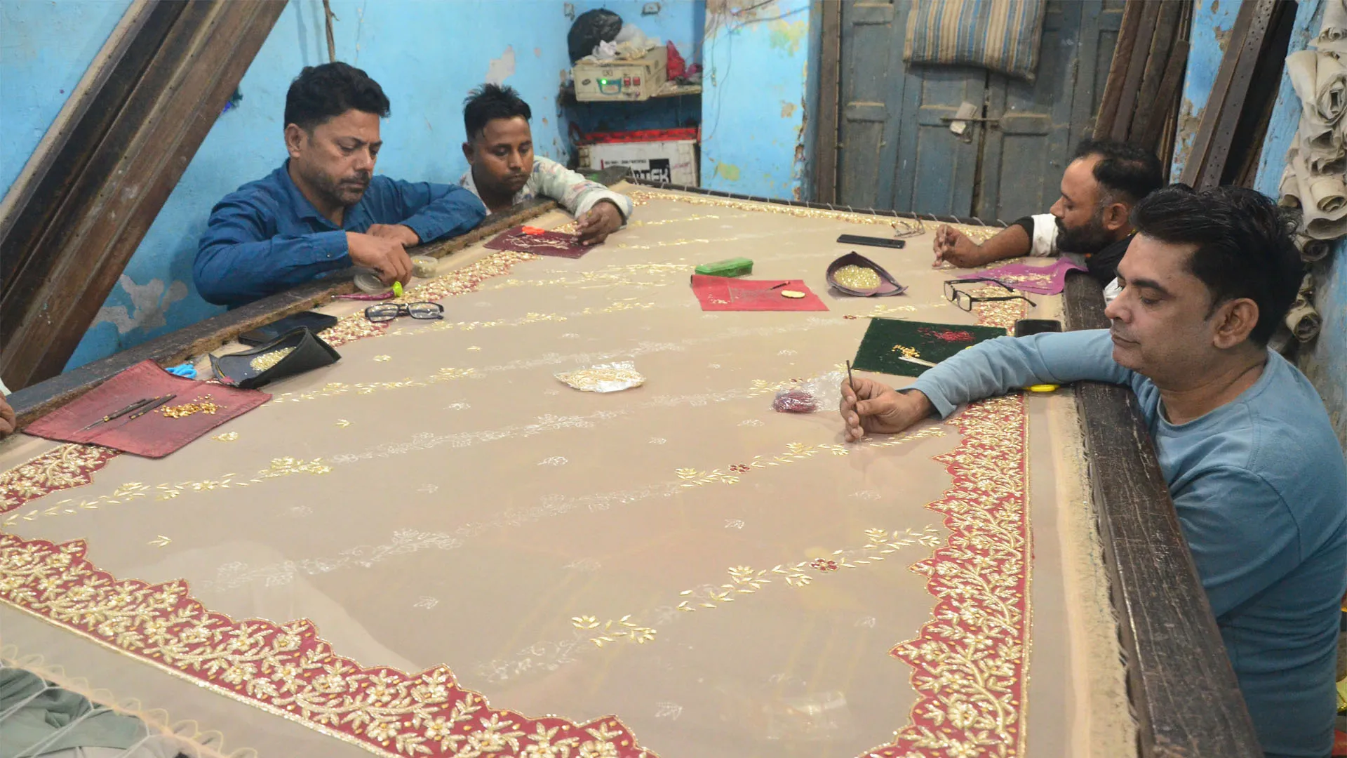 Bareilly: अमेरिका के व्यापारियों ने छूट पर मांगा जरी का माल, 50 फीसदी कारोबार लुढ़का