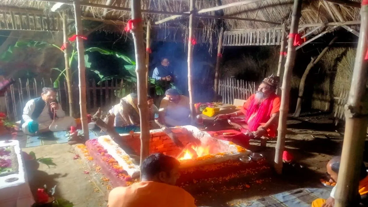 लखनऊ : माता बड़ी भुइयन मंदिर में 13वें सुमेरू रूद्रमहायज्ञ का शुभारंभ, निकाली गई भव्य कलश यात्रा