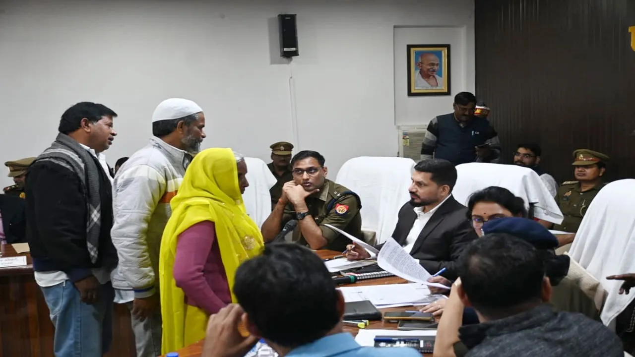 बाराबंकी: सम्पूर्ण समाधान दिवस में 72 प्रकरणों का मौके पर निस्तारण, जानिए क्या बोले डीएम 