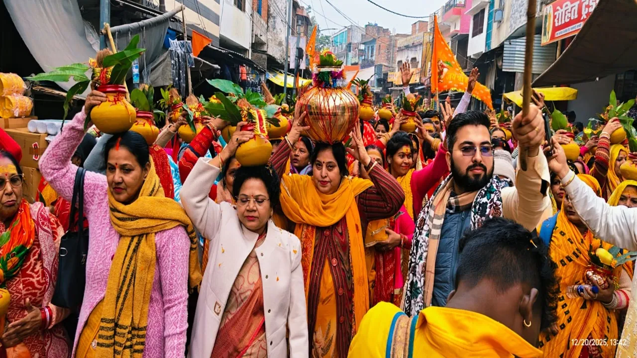 बाराबंकी : भव्य कलश यात्रा और झांकियों ने मोहा मन, कल से श्री रामकथा और महायज्ञ का होगा शुभारंभ