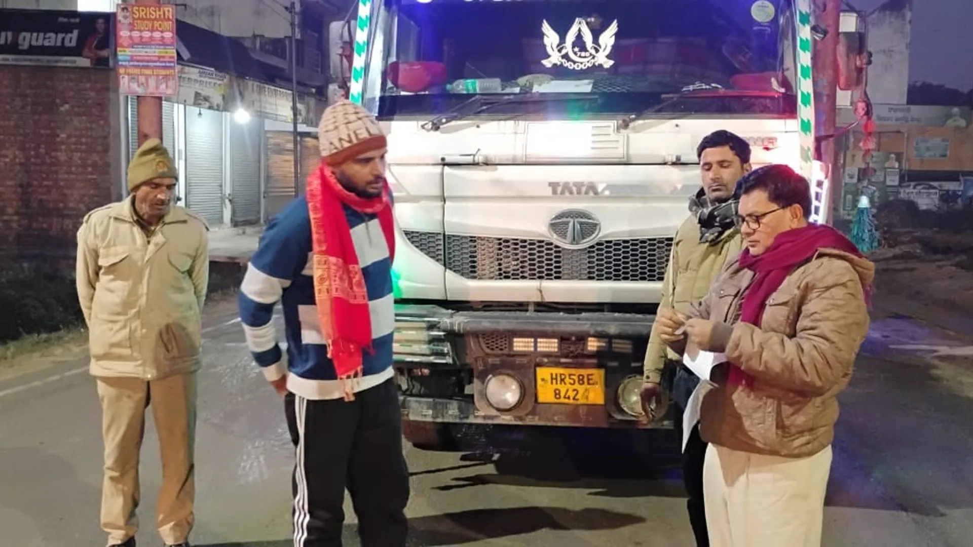 रामपुर : अवैध खनन पर सख्ती, 9 चेक प्वाइंटों पर 1231 वाहनों को जांचा