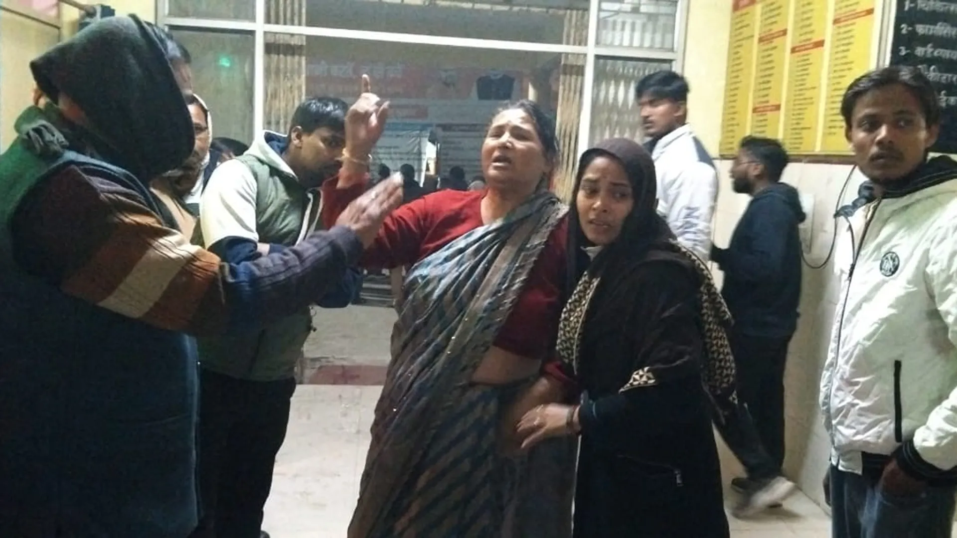 रायबरेली : वंदेभारत ट्रेन की चपेट में आई मासूम की मौत, महिला गंभीर