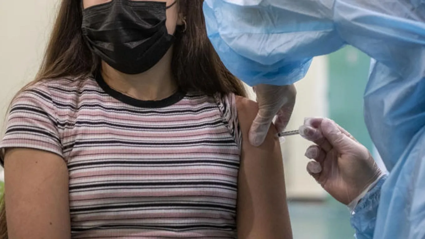  यूपी बनेगा टीका लगाने वाला 14वां राज्य...अफसरों को मिली ट्रेनिंग, सरकारी अस्पतालों में जल्द आएगी सर्वाइकल कैंसर वैक्सीन