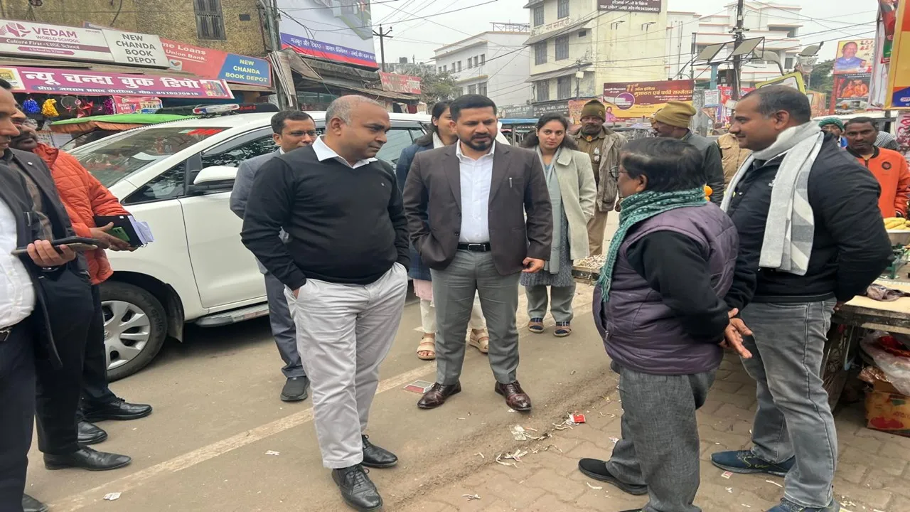 बाराबंकी : नो-मैपिंग कम होना सराहनीय, एसआईआर में सहयोग जारी रखें, विशेष रोल प्रेक्षक ने की समीक्षा बैठक