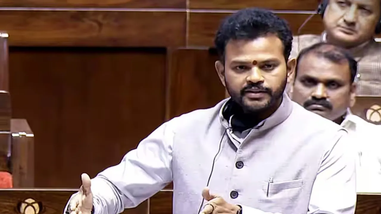 इंडिगो के खिलाफ जांच जारी : एयरलाइन पर  करेंगे कड़ी कार्रवाई, राज्यसभा में बोले नागर विमानन मंत्री नायडू 