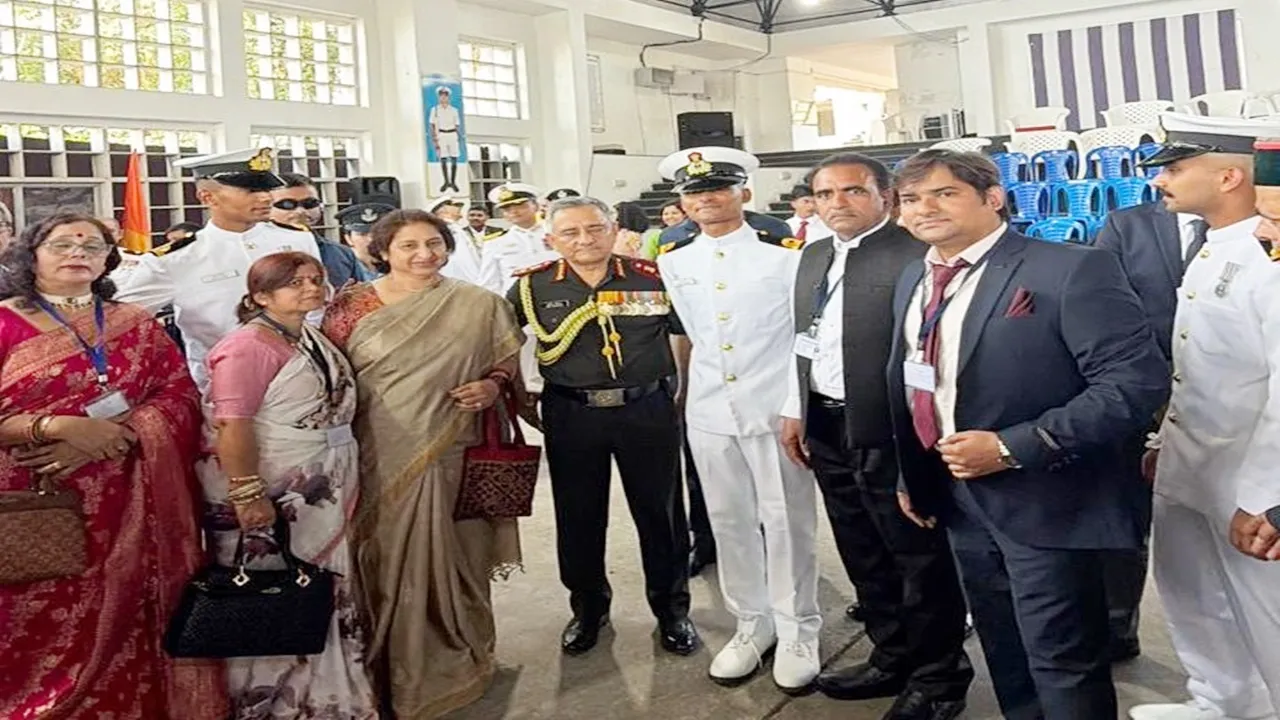 सुलतानपुर : सैन्य अफसर बनकर गांव लौटा बेटा तो आशीर्वाद देने उमड़ पड़ा पूरा इलाका, लंभुआ क्षेत्र का बढ़ा गौरव