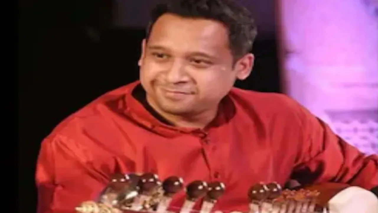 नाम बदलने और पहचान छुपाने के कारण हम बच गए :  बांग्लादेश से लौटे संगीतकार ने सुनाई आपबीती