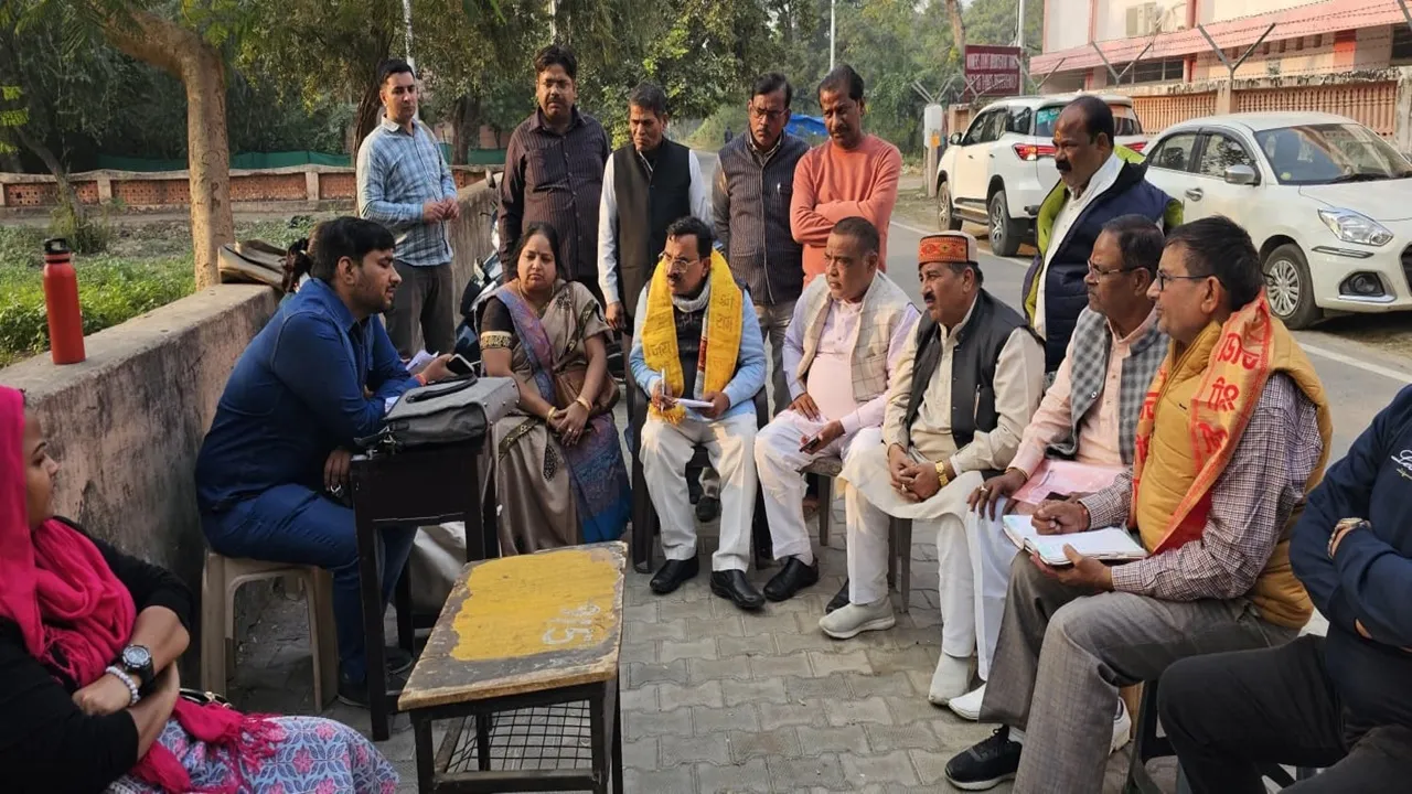 कानपुर : बीएलए टू और बूथ कमेटी फार्म पहुंचाने में बीएलओ की मदद करें, क्षेत्रीय अध्यक्ष ने दिए निर्देश