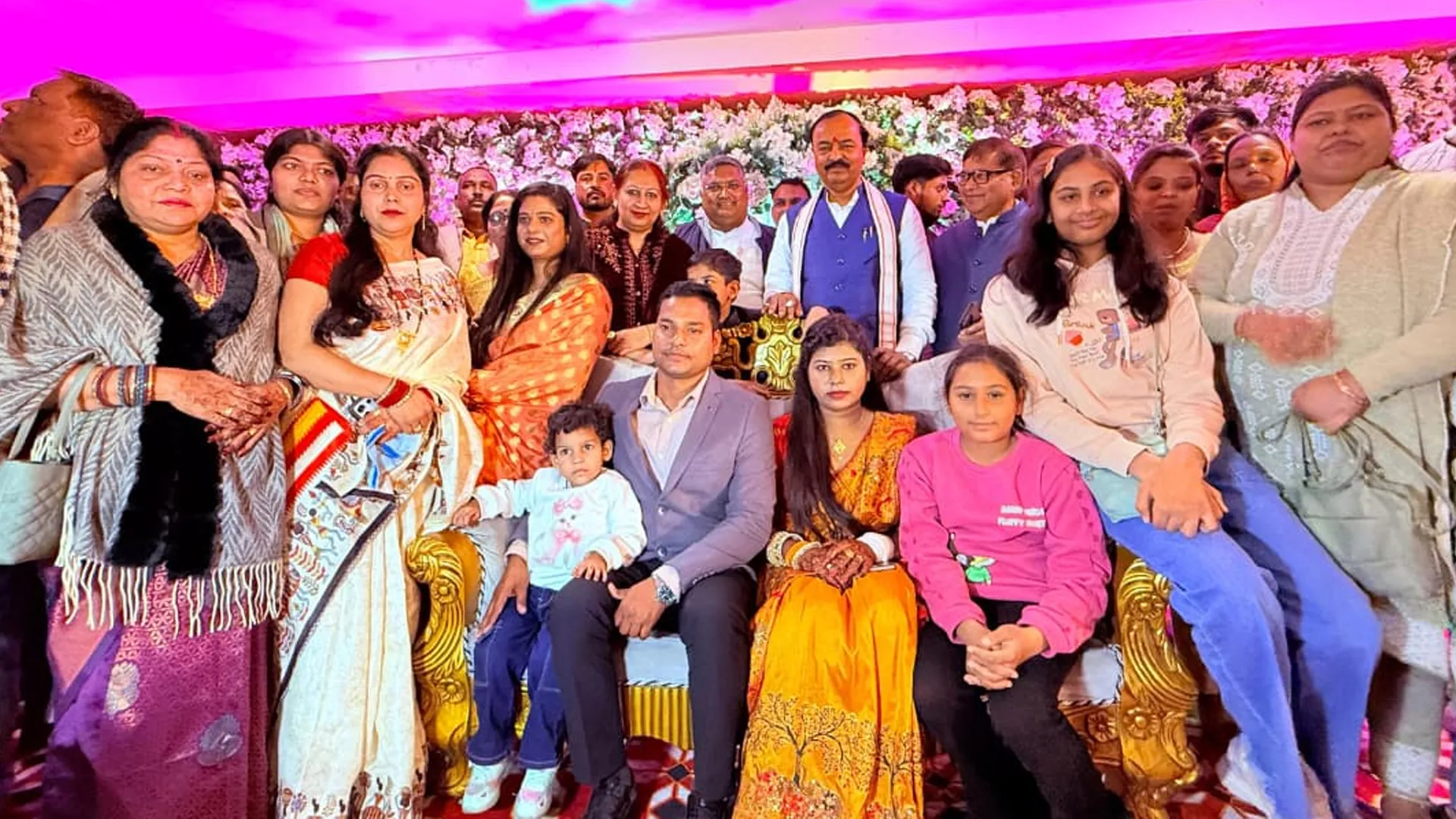 दुर्विजय की भतीजी का विवाह : प्रदेश की राजनैतिक धुरी बना बदायूं