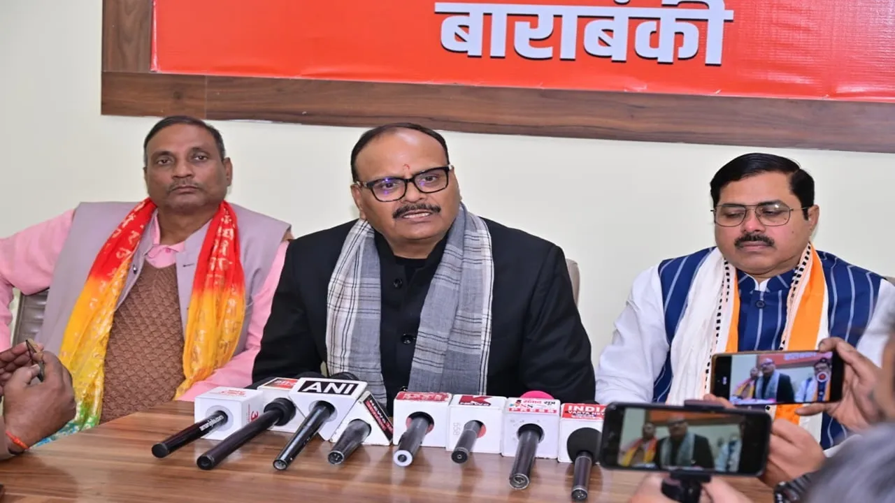 SIR को लेकर विपक्ष पर भड़के ब्रजेश पाठक : सपा को बताया प्राइवेट लिमिटेड कंपनी, कहा- हार देखकर छिपा रही चेहरा