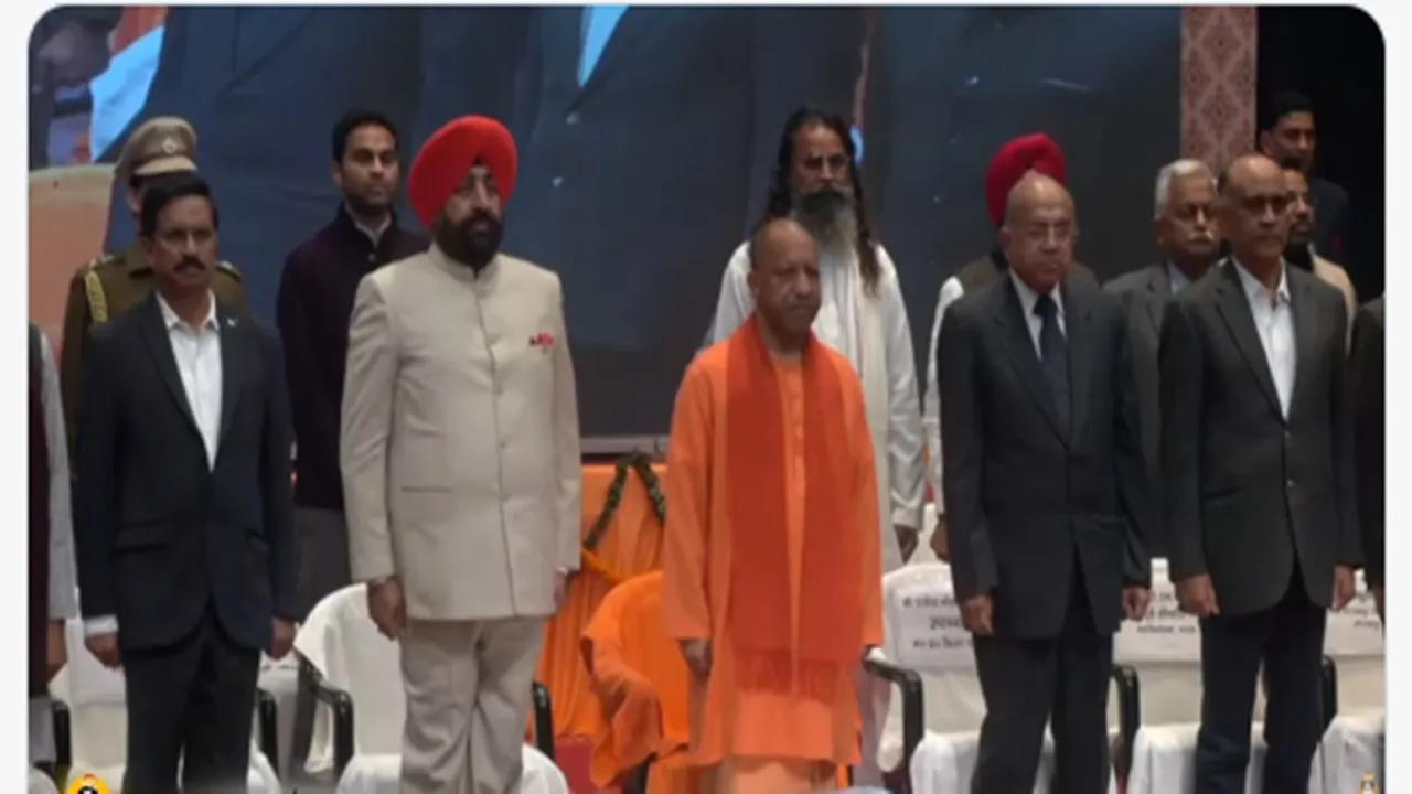 गोरखपुर : सीएम योगी बोले- युवाओं को ड्रग्स और स्मार्टफोन के नशे से बचना होगा