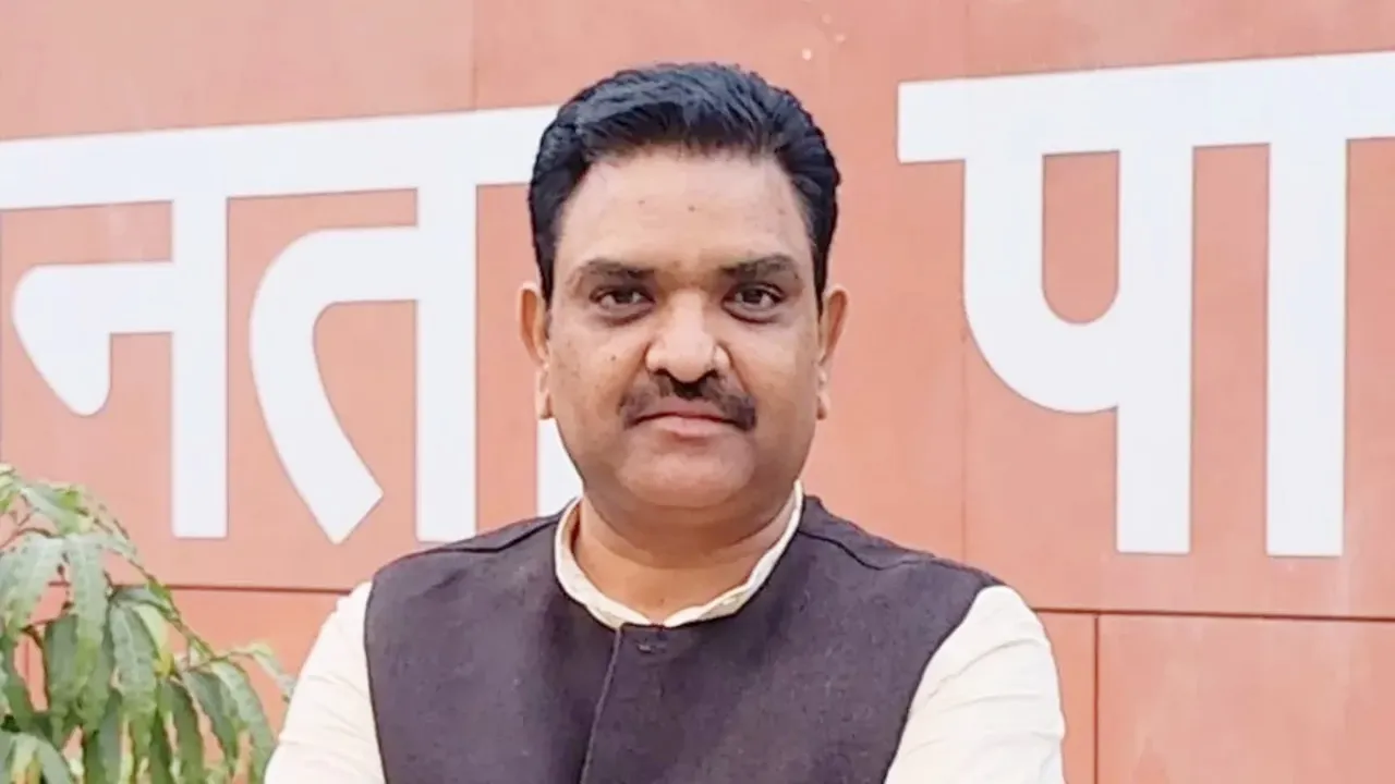 योजनाओं को जनोन्मुखी बनाने के लिए जनप्रतिनिधियों के अनुभव का लाभ उठाएं : असीम अरुण 