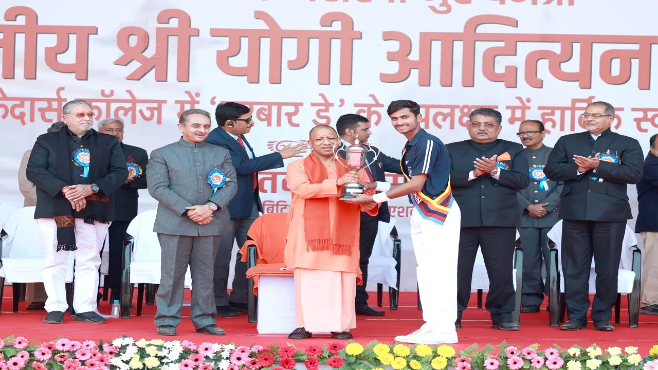 कॉल्विन तालुकेदार्स कॉलेज के वार्षिक खेलकूद समारोह में शामिल हुए सीएम योगी, खिलाड़ियों को किया सम्मानित 
