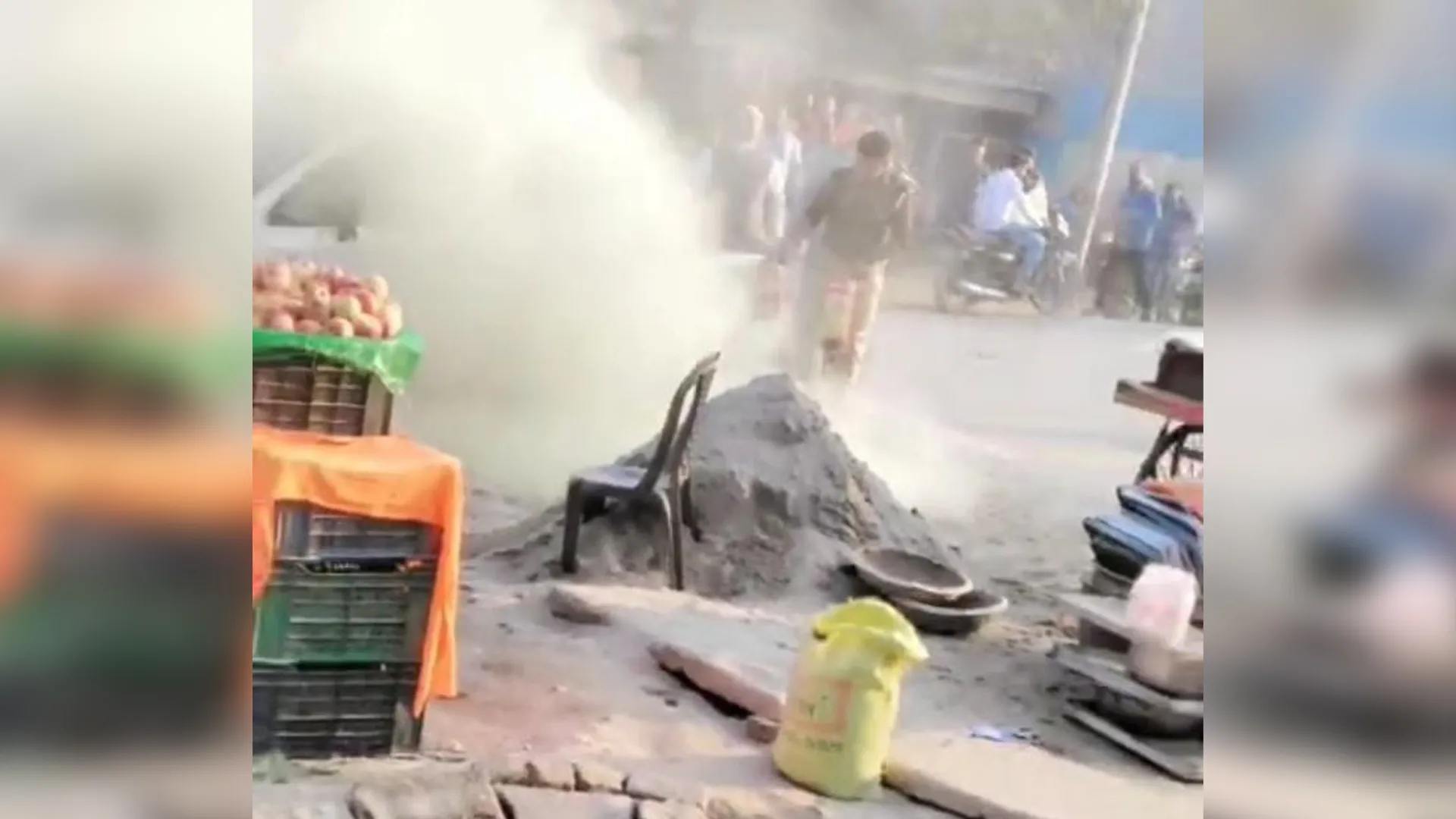 रामपुर : दढ़ियाल में चलती कार में लगी आग, मचा हड़कंप