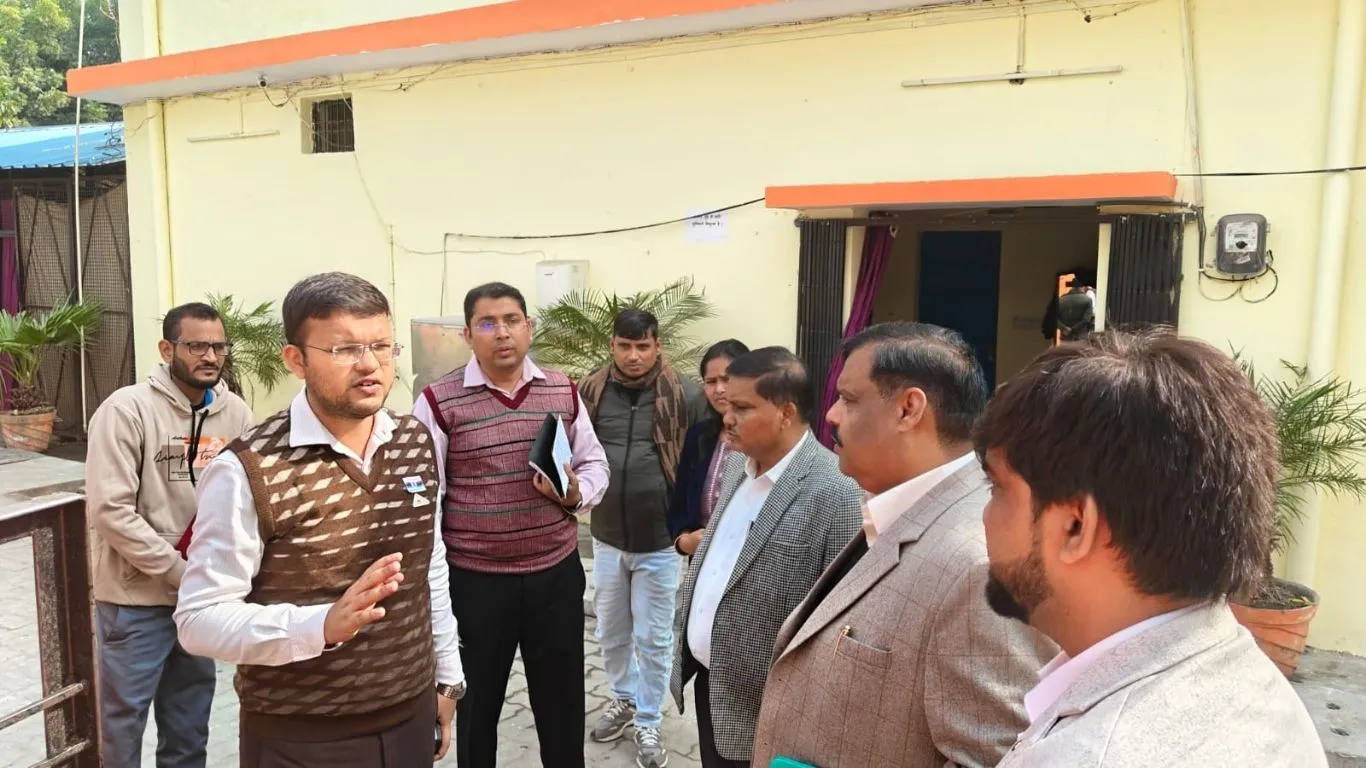 शेल्टर होम में लगाया जाए साइनेज बोर्ड... नगर आयुक्त ने लिया जायजा, हर गतिविधि पर नजर रखने के लिए भरी जाए लॉग बुक