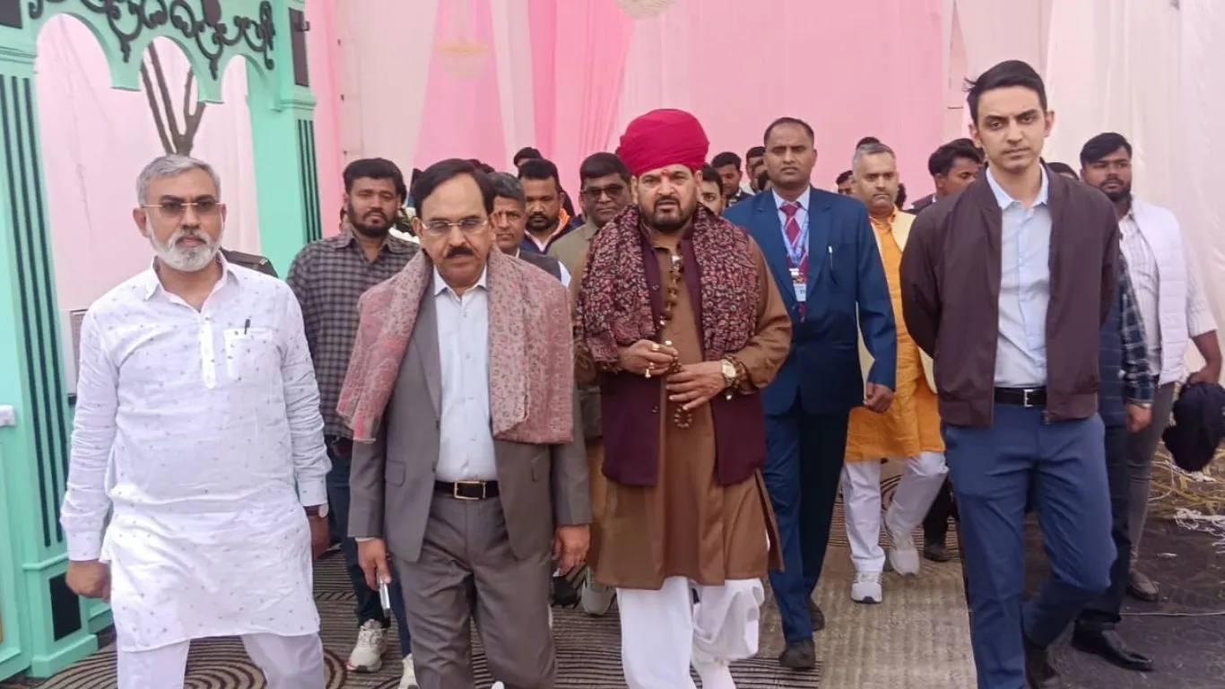  भारत नहीं तो क्या पकिस्तान में गायेंगे... वंदे मातरम् के विरोध पर पूर्व सांसद बृजभूषण शरण सिंह ने विपक्षी दलों को घेरा