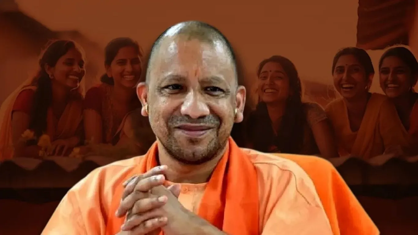 योगी मॉडल दे रहा महिलाओं को नई उड़ान :  दीन दयाल अंत्योदय योजना से चला रहीं कुटीर उद्योग, कर रहीं अगरबत्ती निर्माण