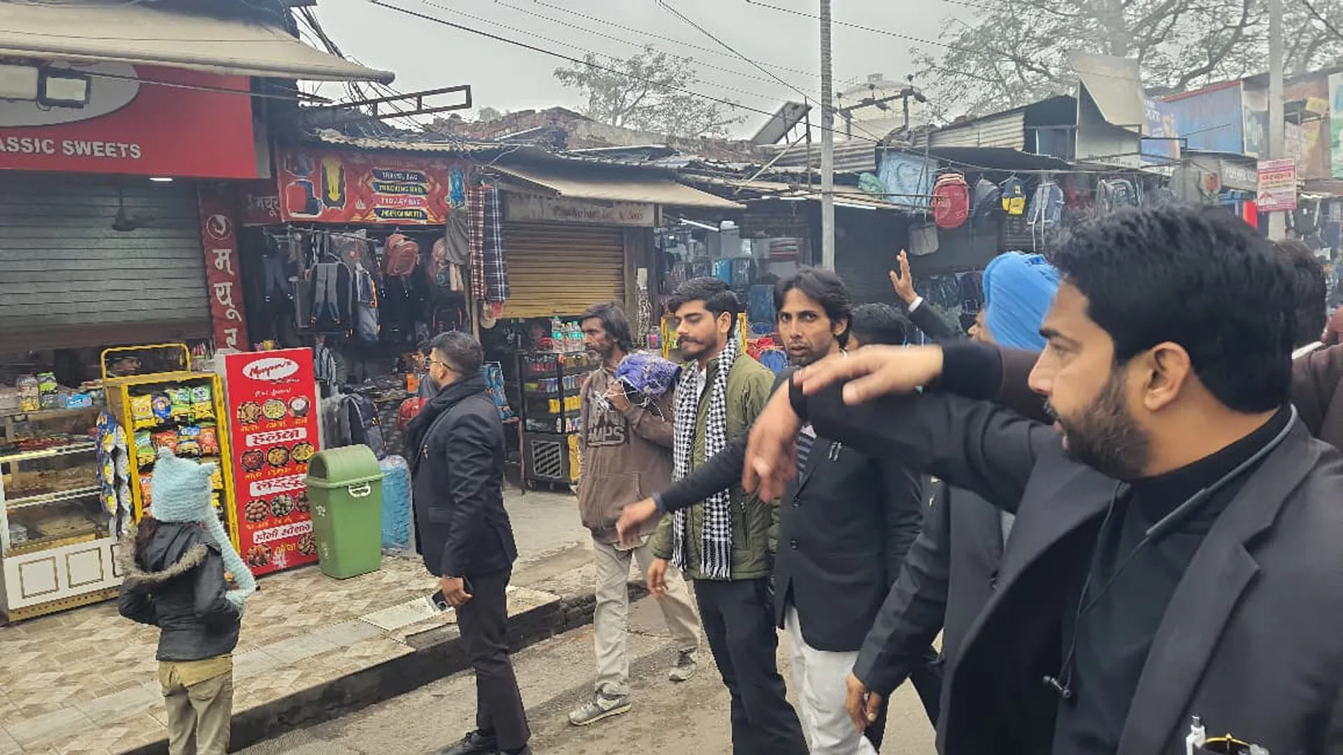 Rampur: यूपी वेस्ट में HC बेंच की मांग...अधिवक्ताओं ने बाजार कराया बंद