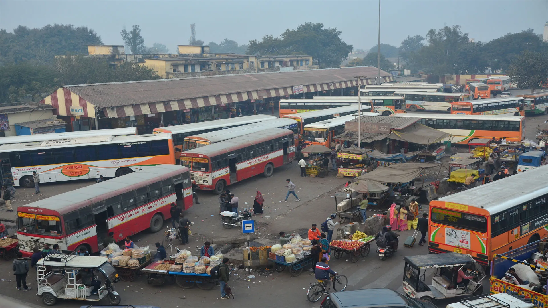 Bareilly: पुराना बस अड्डा बंद...फरीदपुर होते हुए बदायूं जा रहीं रोडवेज बसें