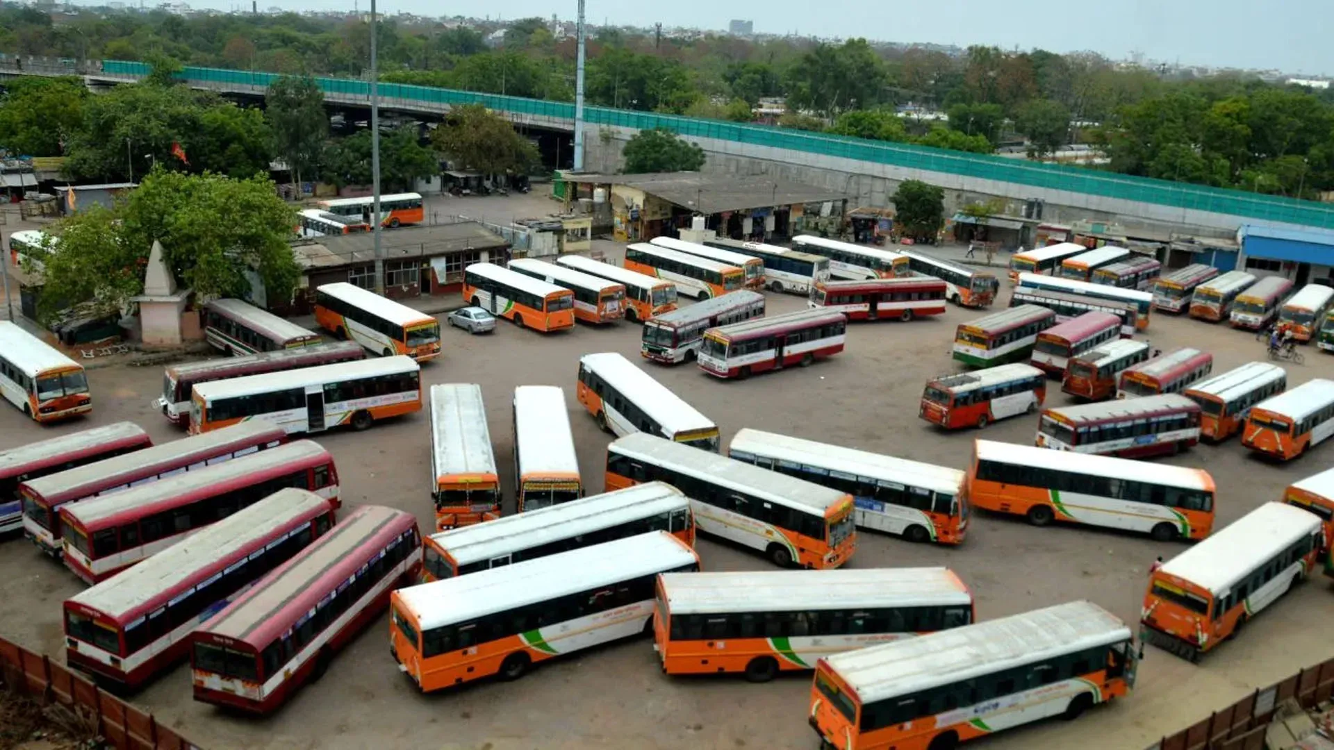 Bareilly: बस अड्डों का मेगा नेटवर्क तैयार, झुमका तिराहे पर भी बनेगा