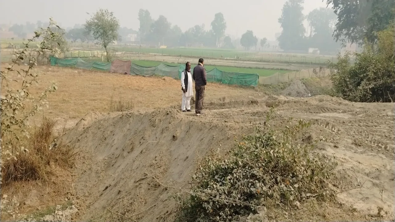 बाराबंकी : अवैध कब्जे से अवरुद्ध हुई सीपेज ड्रेन, बरसात में जलभराव का बढ़ा खतरा